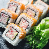Foto von Sushi und Rollen 2