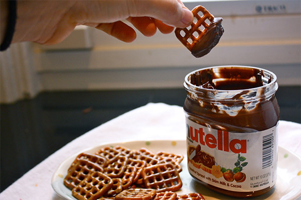 Avec quoi mange-t-on Nutella ?