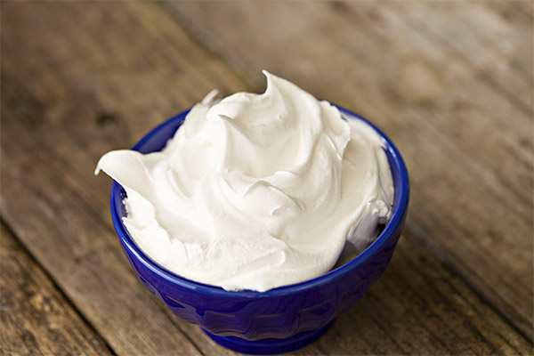 Comment épaissir la crème pour le fouettage