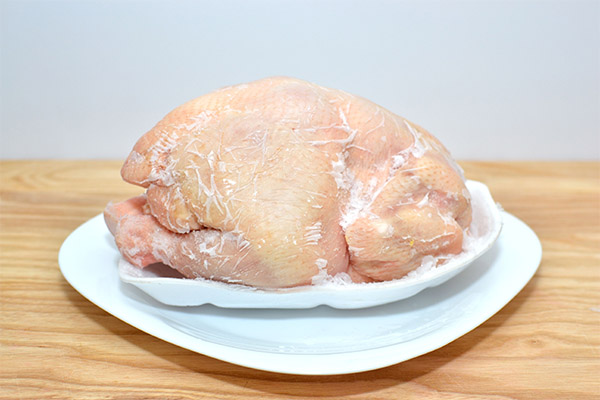 Comment décongeler un poulet correctement et rapidement