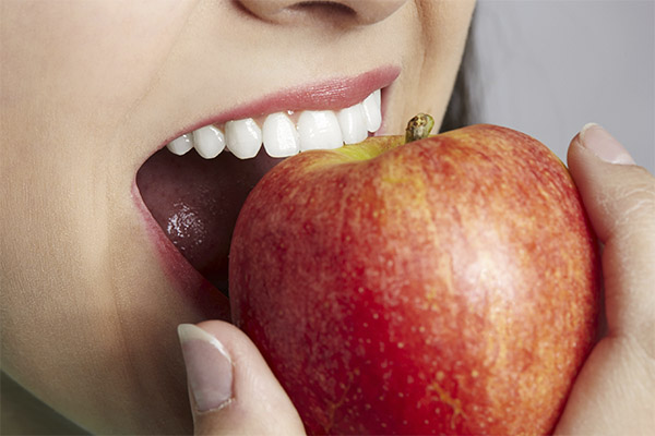 Quels fruits sont bénéfiques pour les dents