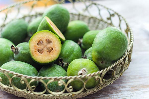 Qu'est-ce que le feijoa et comment le mange-t-on ?