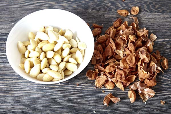 Comment éplucher les amandes de leur coque et de leur peau