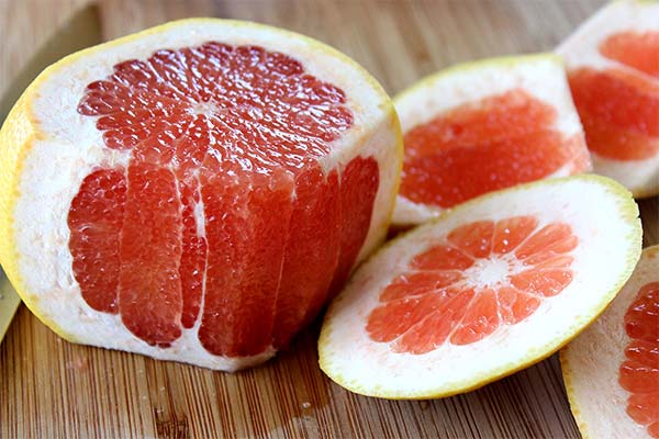 Wie Sie eine Grapefruit richtig schälen