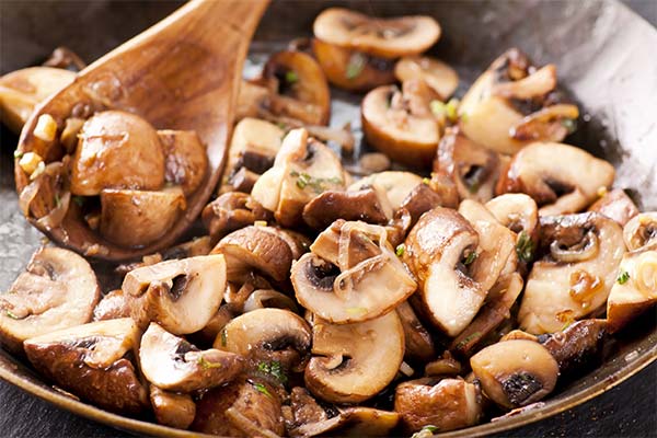 Comment bien faire revenir des champignons de Paris en conserve