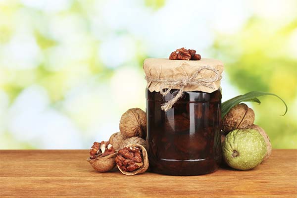 Comment préparer la confiture de noix