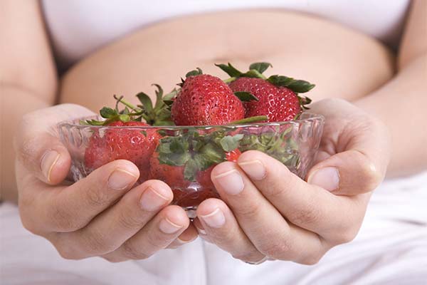 Können Erdbeeren der werdenden Mutter schaden?