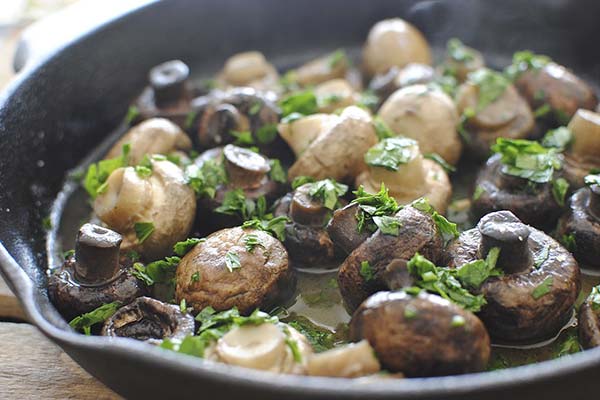 Peut-on faire frire des champignons de Paris en conserve ?