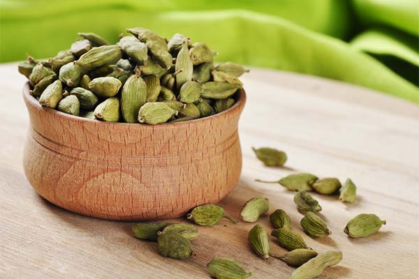 Dans quels plats ajoute-t-on la cardamome