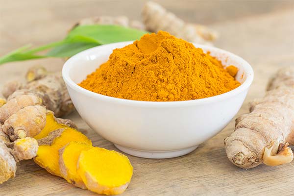 Dans quels plats et boissons ajoute-t-on du curcuma