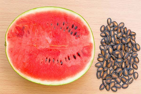 Kann man Wassermelone mit Kernen essen?