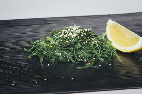 Peut-on consommer la salade chuka pendant la grossesse et l'allaitement ?