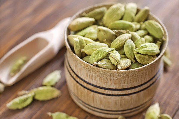 Les bienfaits et les méfaits de la cardamome