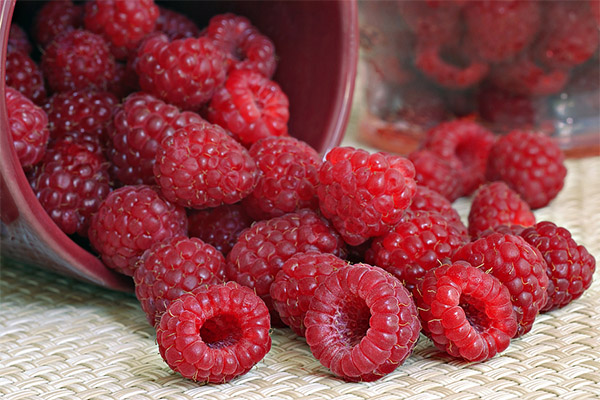 Rezepte der Volksmedizin auf Basis von Himbeeren