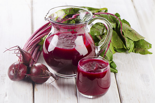 Frisch gepresster Rote-Bete-Saft in der Medizin