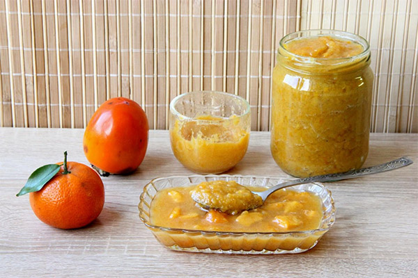 Confiture de kaki et de mandarines