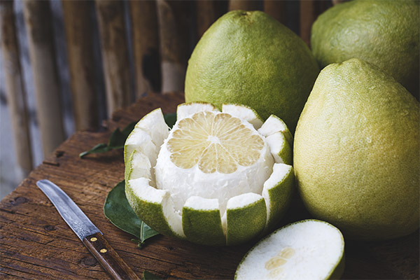 Wie schält man Pomelo schnell?