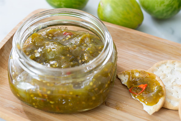 Wie man Marmelade aus grünen Tomaten kocht