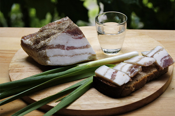 Comment choisir le lard pour le salage