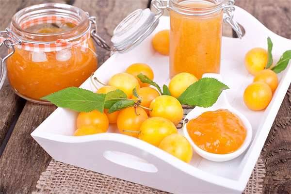 Confiture de prunes-cerises