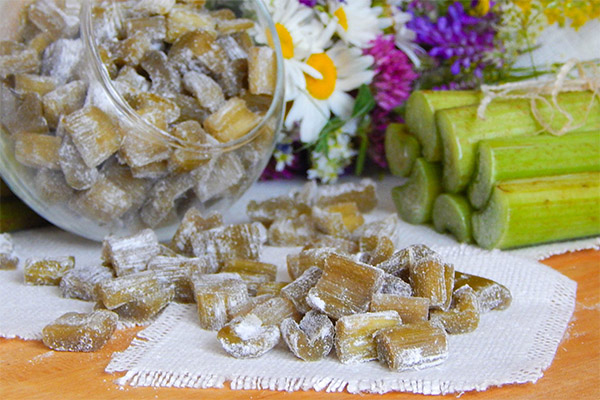 Fruits confits de rhubarbe