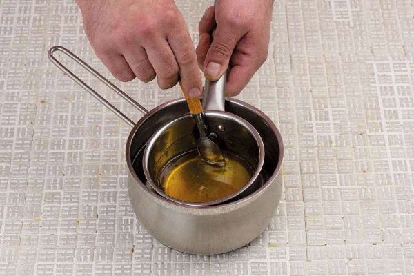 Comment faire fondre le miel au bain-marie