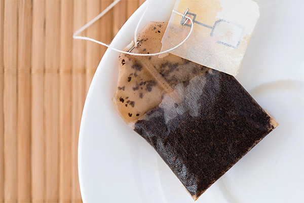 Utilisation du thé en sachets en cosmétologie
