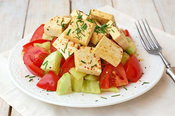 Salade simple au tofu