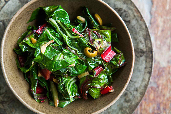 Salade aux feuilles de blette