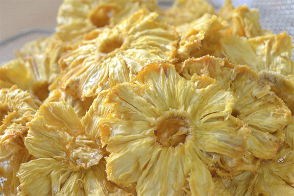 Ananas séché et déshydraté