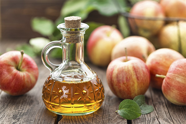 Vinaigre de cidre contre les champignons des ongles