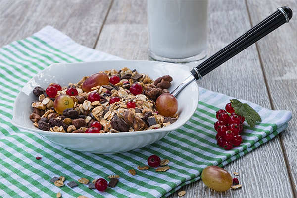 Wie isst man Müsli richtig