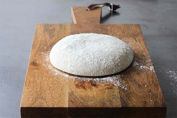 Wie man Pizzateig auftaut
