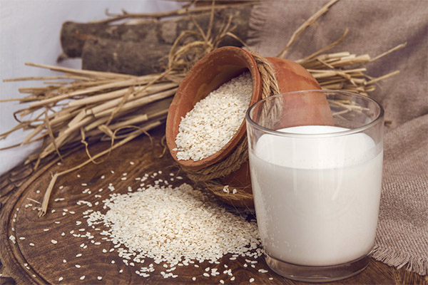 Bienfaits et inconvénients du lait de sésame
