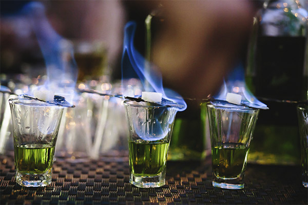 Wie trinkt man Absinth?