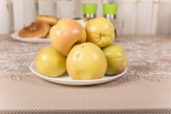 Les inconvénients et contre-indications des pommes marinées