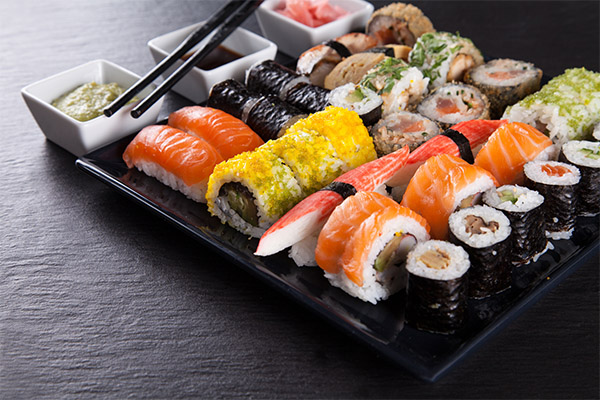 Schaden und Kontraindikationen von Rolls und Sushi