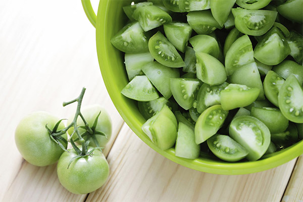 Schaden und Gegenanzeigen von grünen Tomaten
