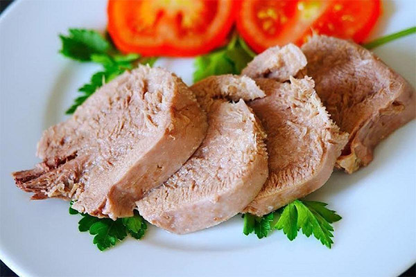 Wie und wie lange kocht man Schweinezunge, bis sie gar ist?