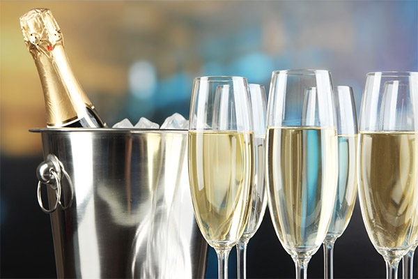 Comment boire le champagne correctement