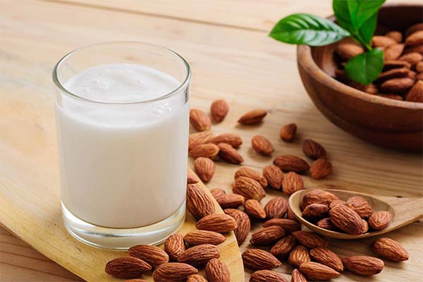 Verwendung von Mandelmilch in der Küche