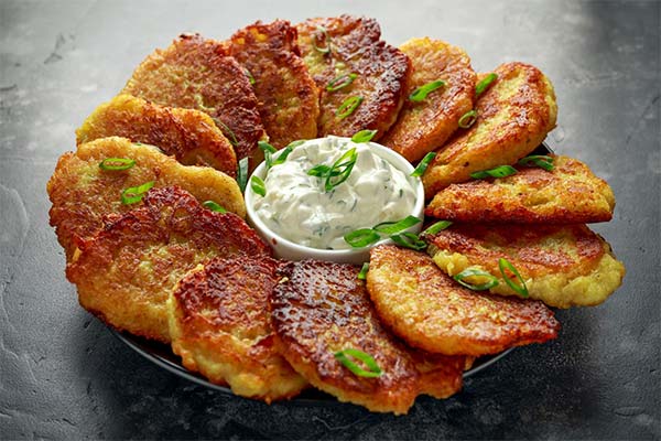 Wie überschüssiges Salz aus Kartoffelpuffern entfernen?