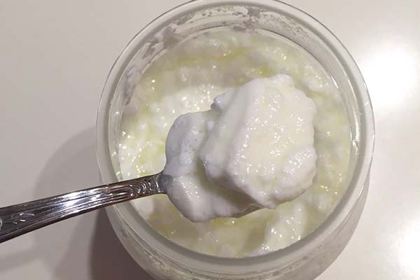 Signes d'une crème aigre avariée