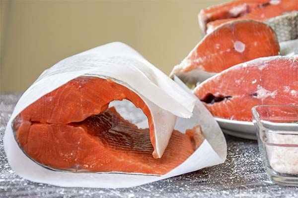 Wie man Sockeye-Lachs salzt