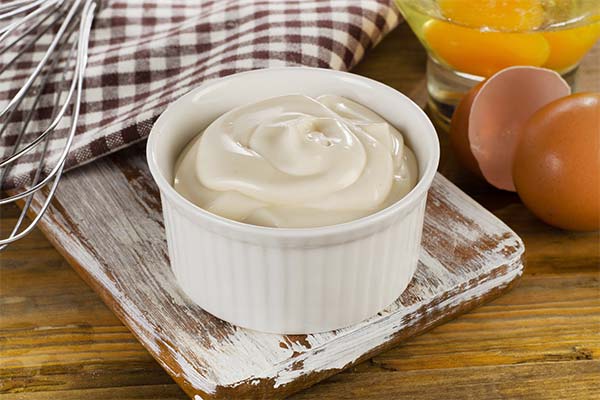 Wie entfernen Sie überschüssiges Salz aus der Mayonnaise?