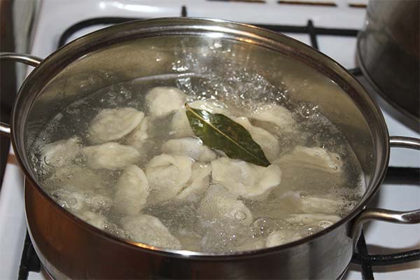 Wie lange kochen Sie Pelmeni?