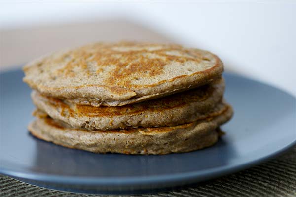 Buchweizen-Pfannkuchen aus gekochtem Buchweizen
