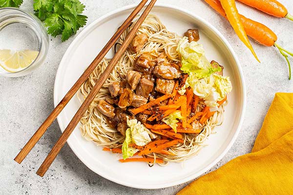 Asiatische Reisnudeln mit Pute