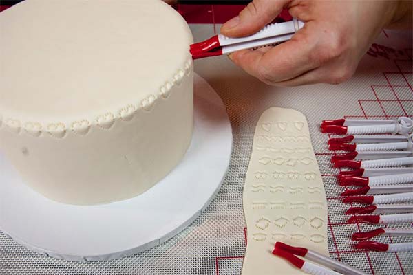 Comment travailler la pâte à sucre