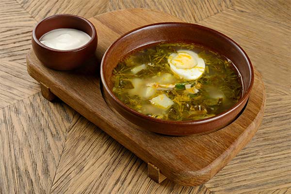 Sauerampfersuppe mit Ei